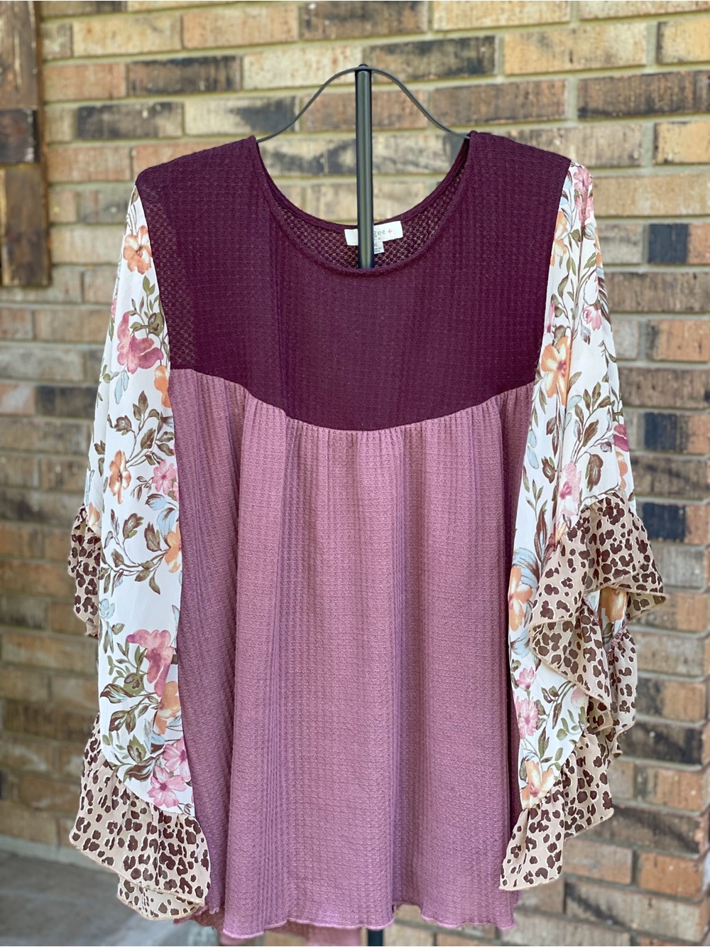 Umgee Plus Size 1XL Burgundy Mauve Floral Leopard Bell Sleeve Boho Tunic Top
